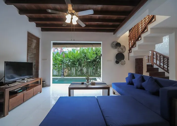 Villa Cosmo, *