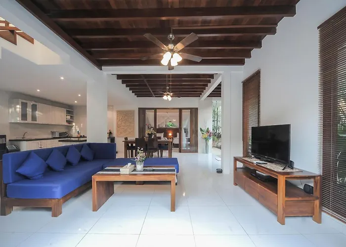 Villa Cosmo, *