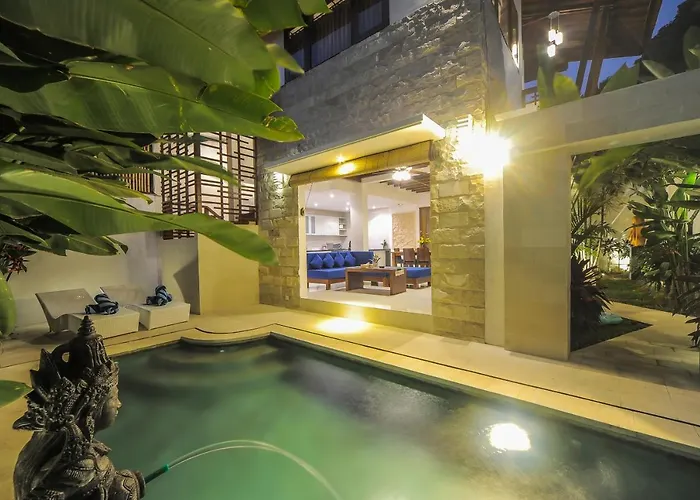 Villa Cosmo, *